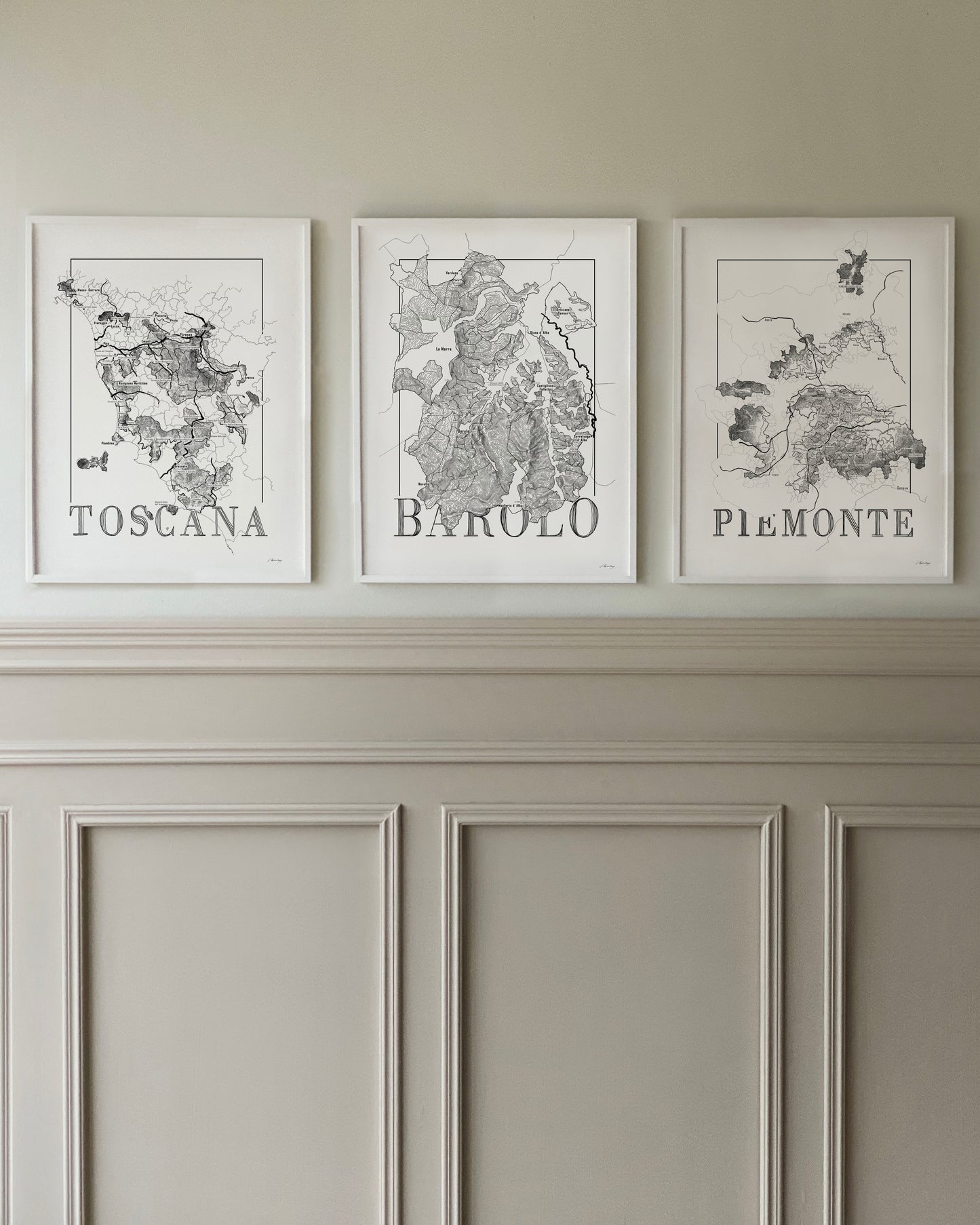 Italy Wine map poster set. Exclusive wine map posters. Premium quality wine maps printed on environmentally friendly FSC marked paper. 